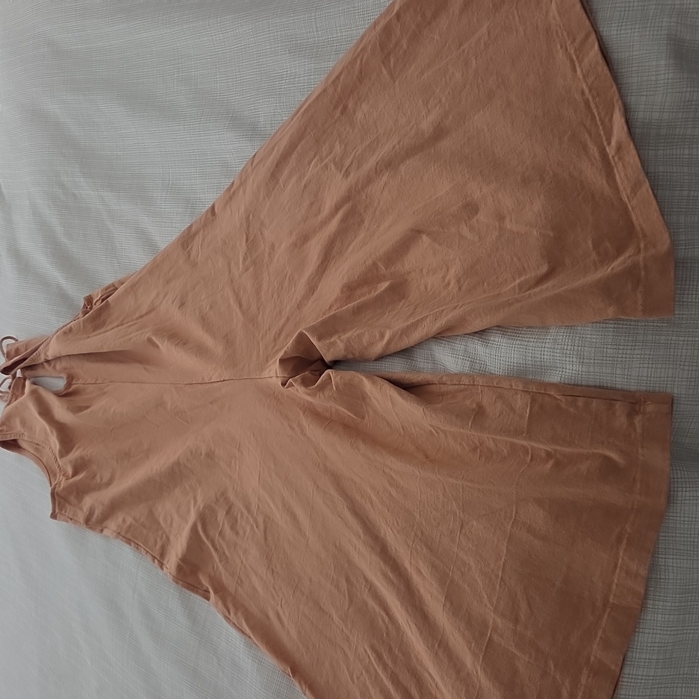 Tie-back Sleeveless Cropped Romper - Picture 9 of 9